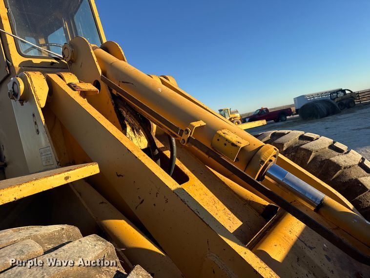 image for item EU6199 1982 Ford A-64 wheel loader