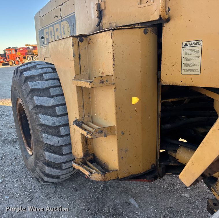 image for item EU6199 1982 Ford A-64 wheel loader