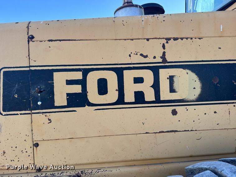 image for item EU6199 1982 Ford A-64 wheel loader