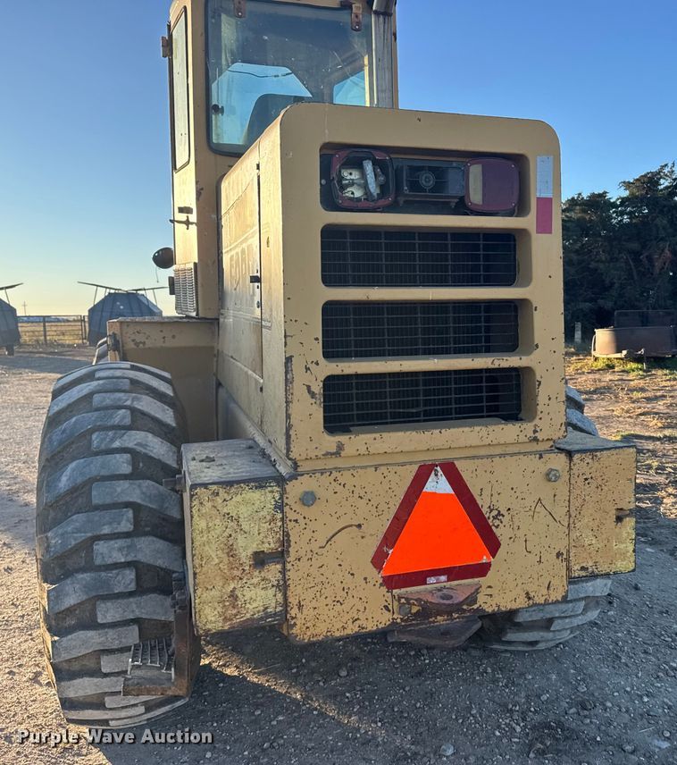 image for item EU6199 1982 Ford A-64 wheel loader