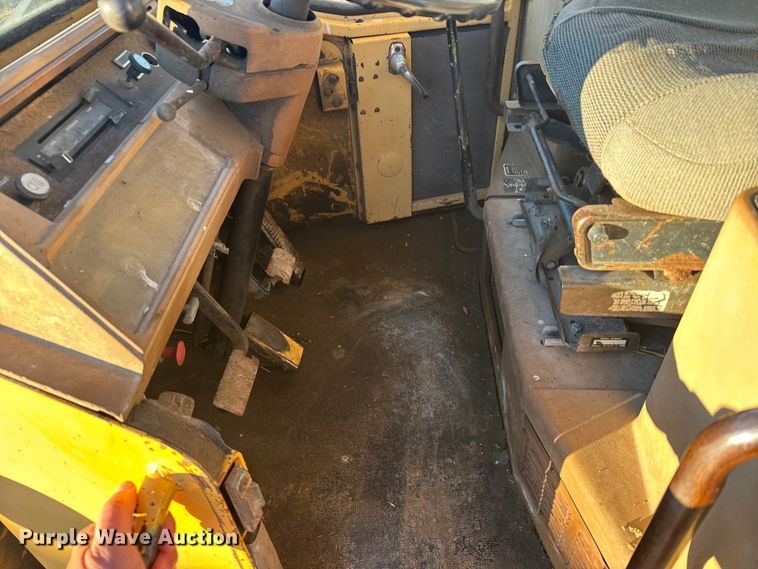 image for item EU6199 1982 Ford A-64 wheel loader