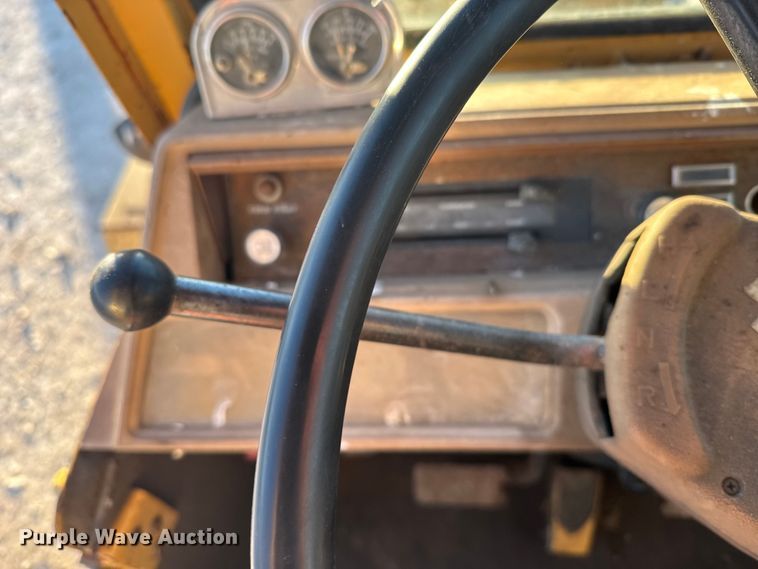 image for item EU6199 1982 Ford A-64 wheel loader