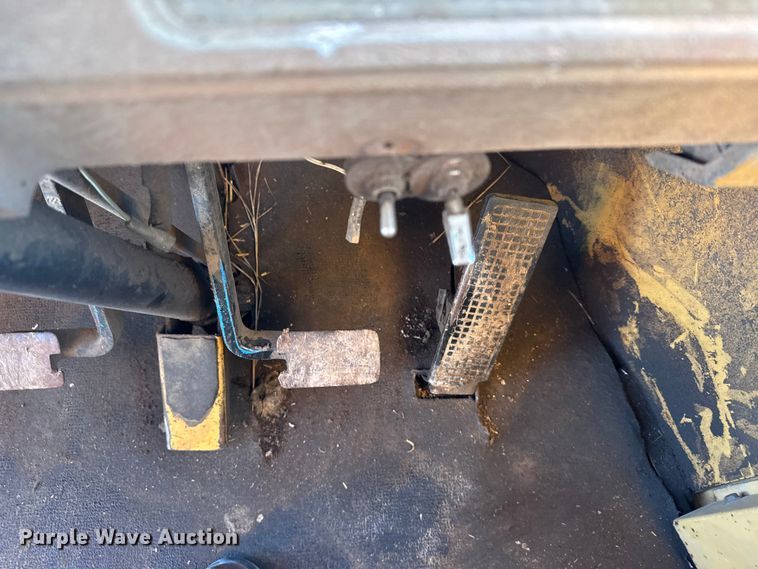 image for item EU6199 1982 Ford A-64 wheel loader