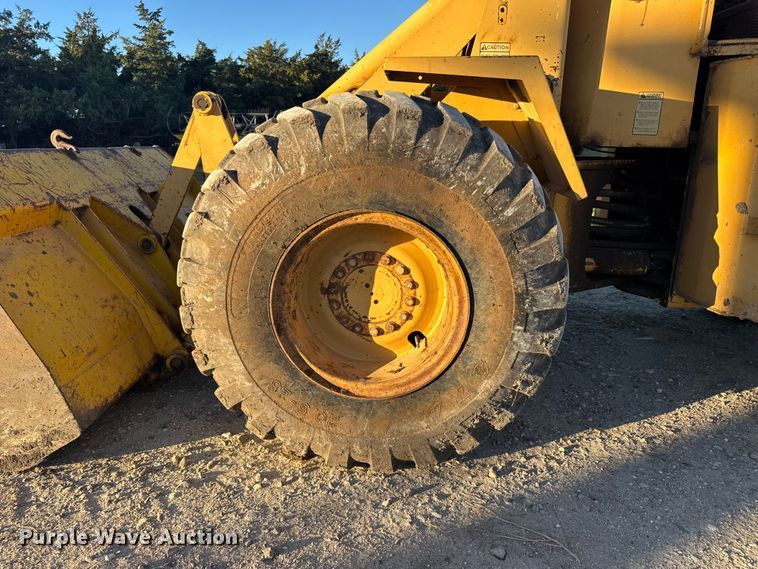 image for item EU6199 1982 Ford A-64 wheel loader