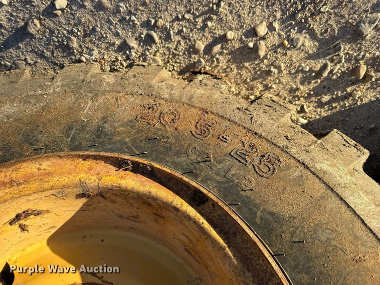 image for item EU6199 1982 Ford A-64 wheel loader