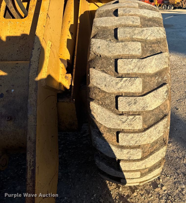 image for item EU6199 1982 Ford A-64 wheel loader