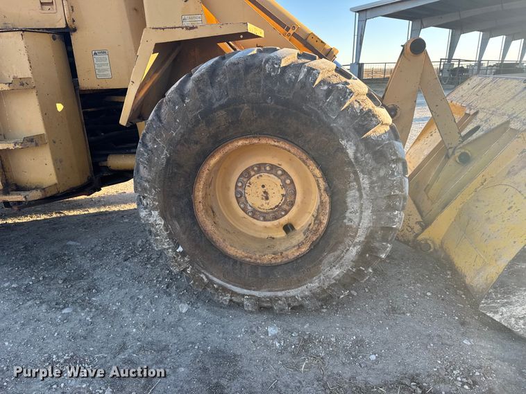 image for item EU6199 1982 Ford A-64 wheel loader