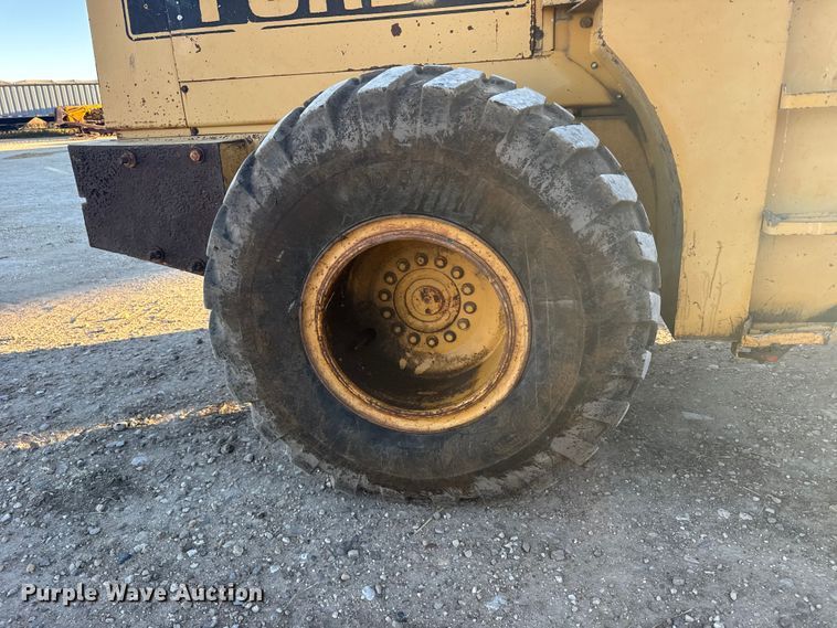 image for item EU6199 1982 Ford A-64 wheel loader
