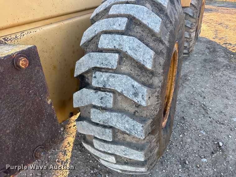 image for item EU6199 1982 Ford A-64 wheel loader