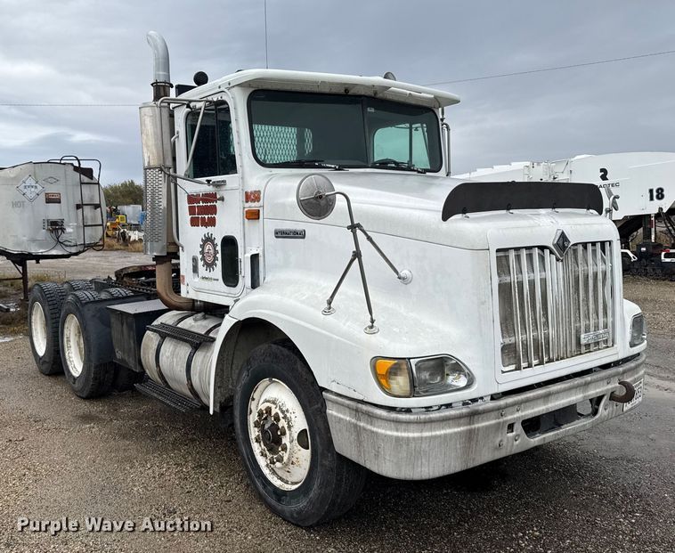 image for item EU6275 1999 International  9100 semi truck