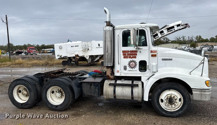 image for item EU6275 1999 International  9100 semi truck