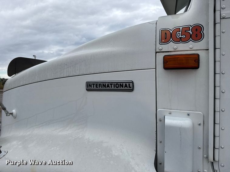 image for item EU6275 1999 International  9100 semi truck