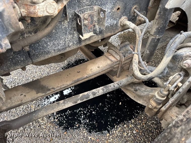 image for item EU6275 1999 International  9100 semi truck