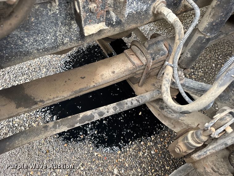 image for item EU6275 1999 International  9100 semi truck