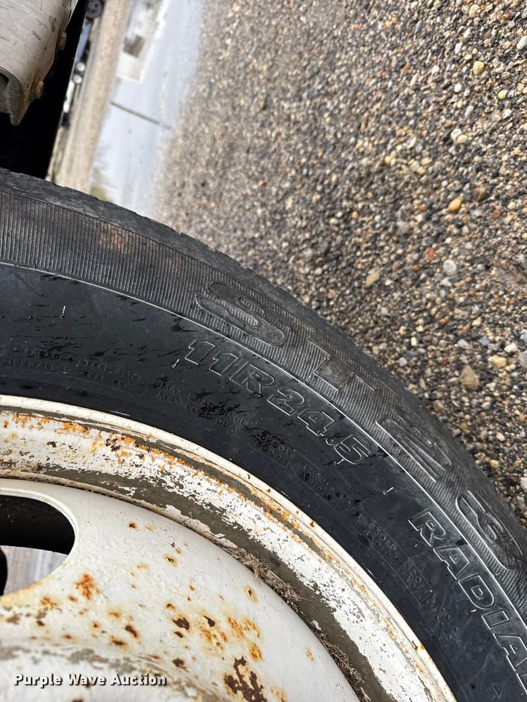 image for item EU6275 1999 International  9100 semi truck