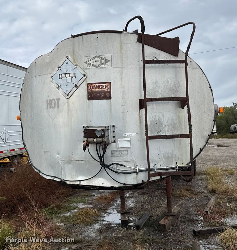 image for item EU6276 1966 Beall  40 INSL T tank trailer