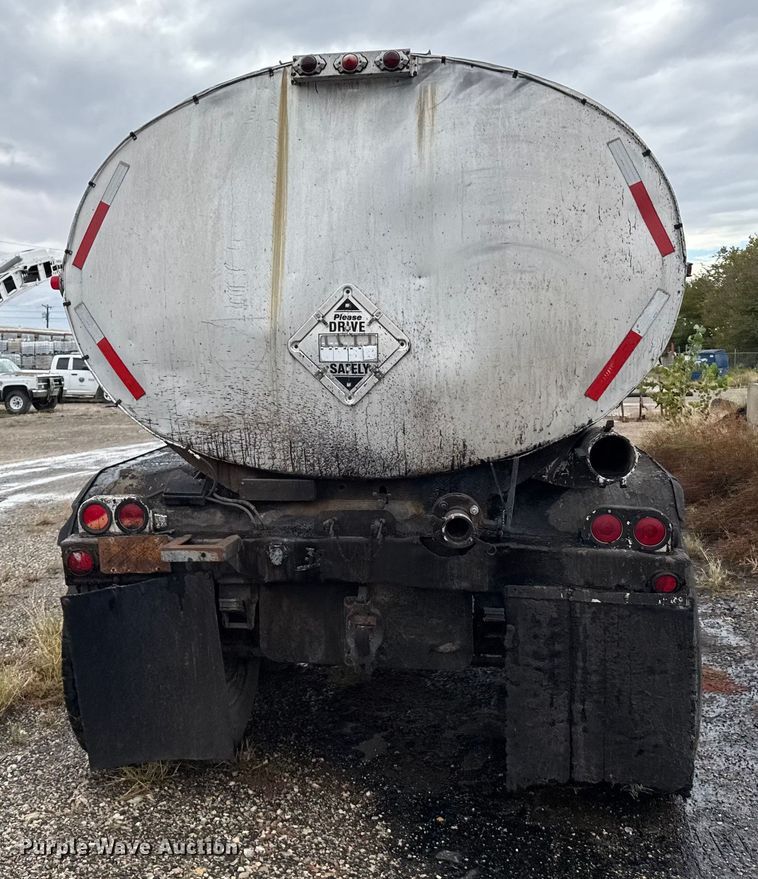 image for item EU6276 1966 Beall  40 INSL T tank trailer