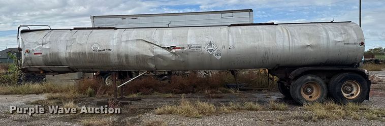 image for item EU6276 1966 Beall  40 INSL T tank trailer