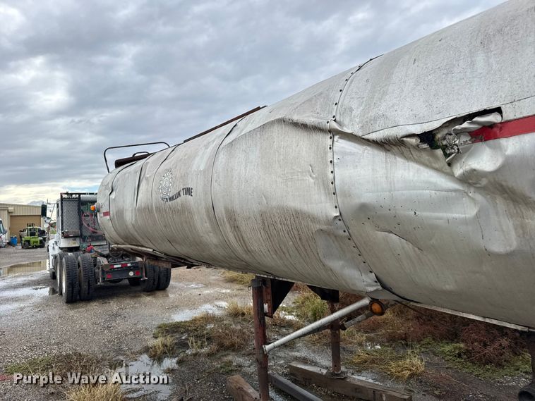 image for item EU6276 1966 Beall  40 INSL T tank trailer