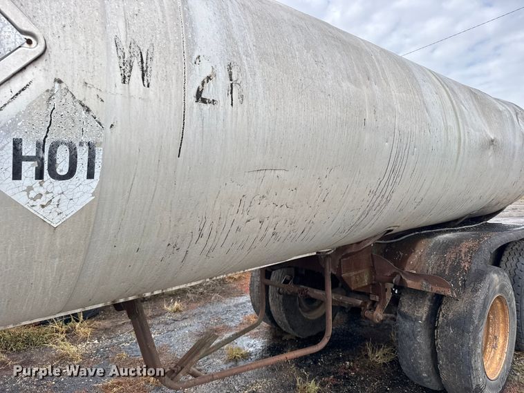 image for item EU6276 1966 Beall  40 INSL T tank trailer