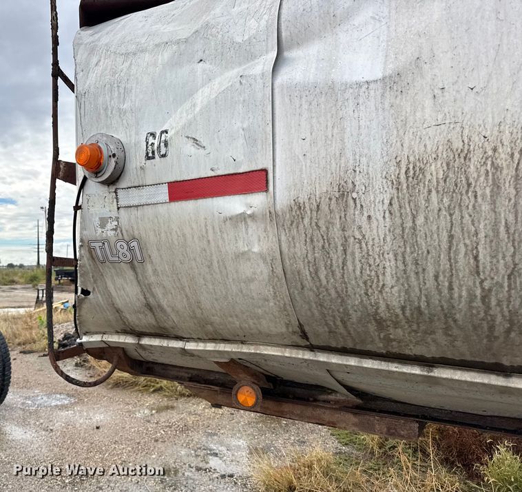 image for item EU6276 1966 Beall  40 INSL T tank trailer