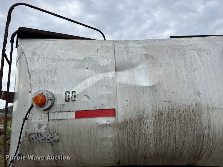 image for item EU6276 1966 Beall  40 INSL T tank trailer