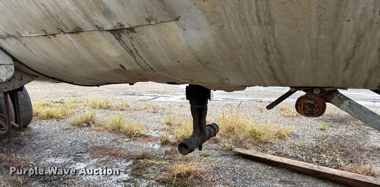 image for item EU6276 1966 Beall  40 INSL T tank trailer