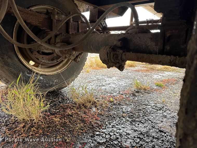 image for item EU6276 1966 Beall  40 INSL T tank trailer