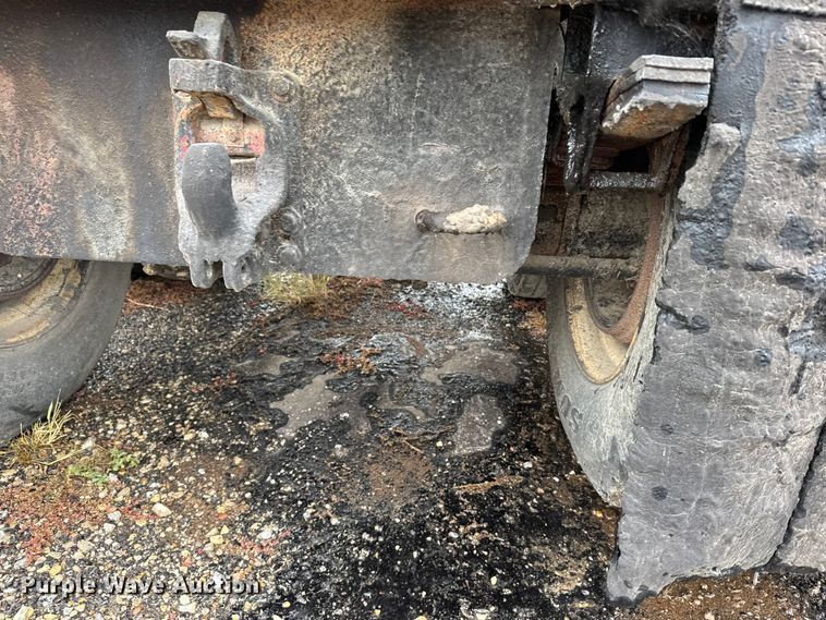 image for item EU6276 1966 Beall  40 INSL T tank trailer