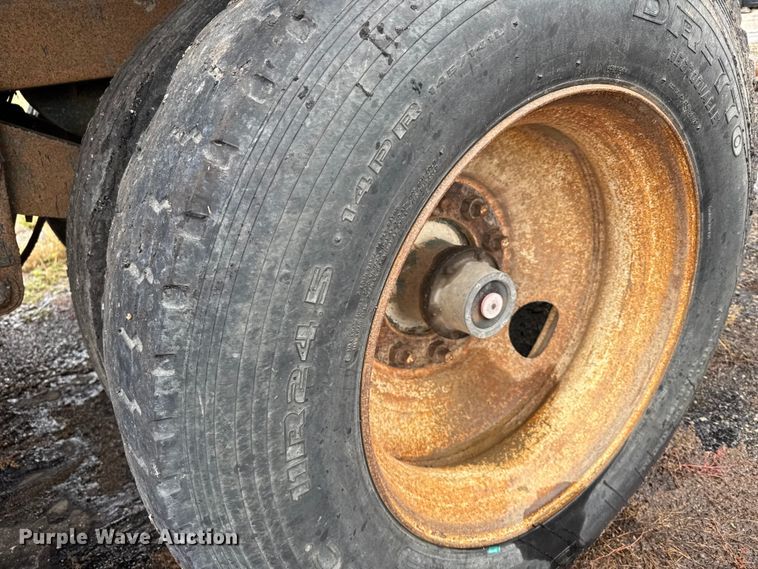 image for item EU6276 1966 Beall  40 INSL T tank trailer