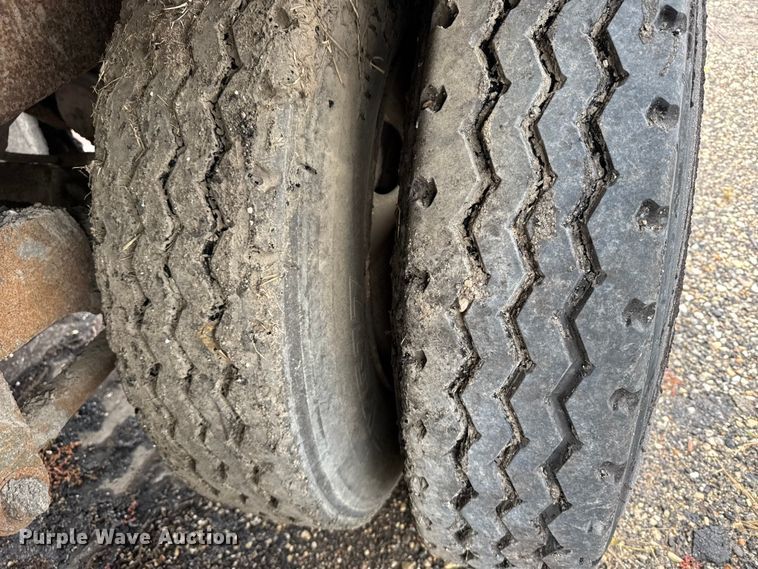 image for item EU6276 1966 Beall  40 INSL T tank trailer