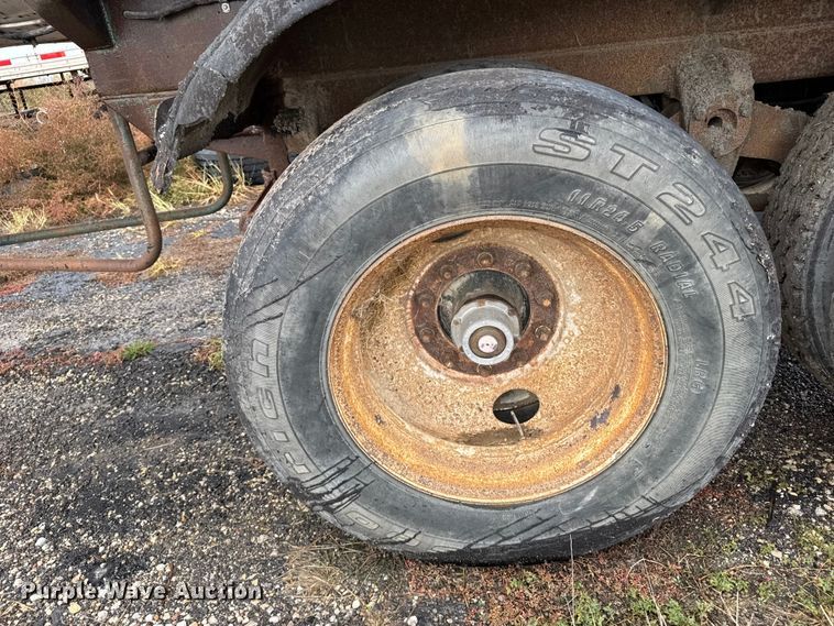 image for item EU6276 1966 Beall  40 INSL T tank trailer