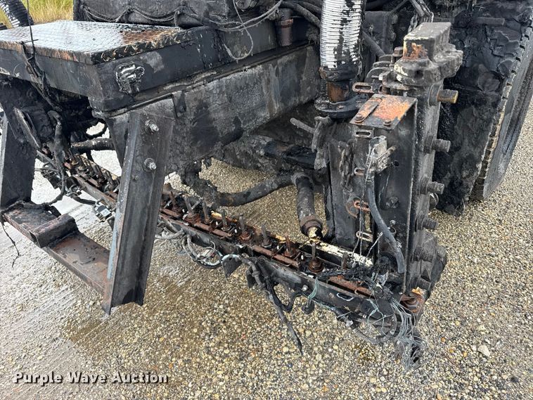 image for item EU6277 1997 International 4700  oil distributor truck