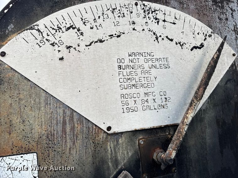 image for item EU6277 1997 International 4700  oil distributor truck