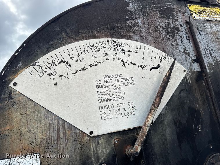 image for item EU6277 1997 International 4700  oil distributor truck