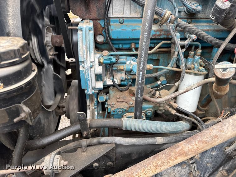 image for item EU6277 1997 International 4700  oil distributor truck