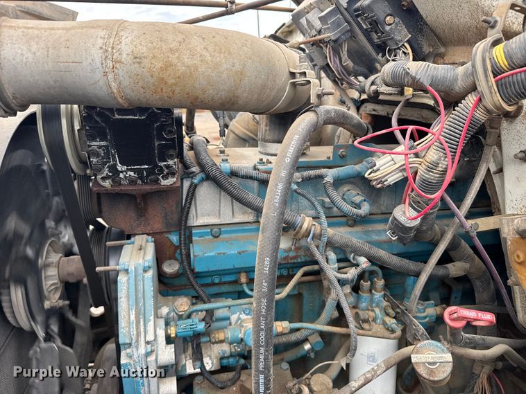 image for item EU6277 1997 International 4700  oil distributor truck