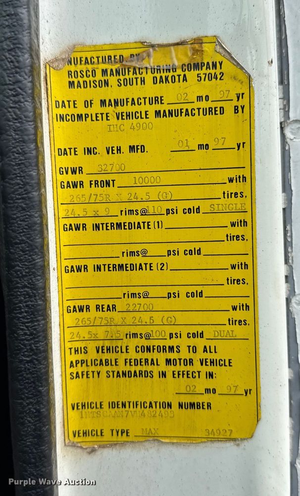 image for item EU6277 1997 International 4700  oil distributor truck