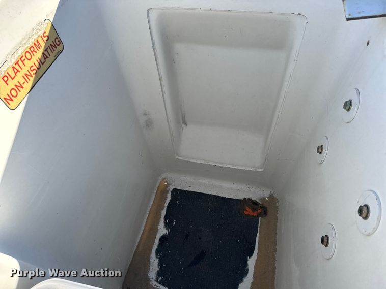 image for item EU6328 2015 Ford F450 Super Duty bucket truck