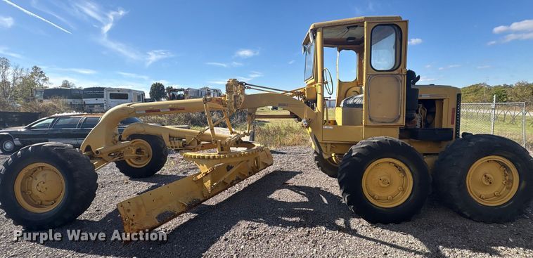 image for item EV2542 Allis Chalmers rigid frame motor grader