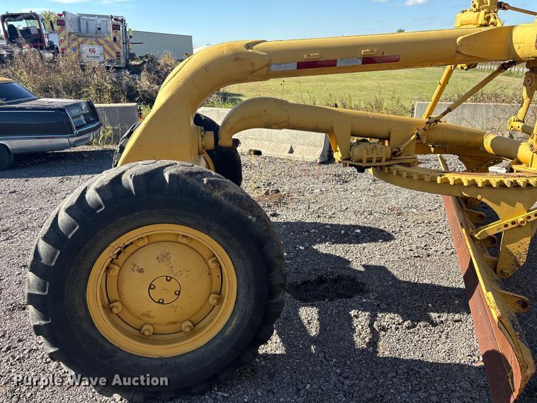image for item EV2542 Allis Chalmers rigid frame motor grader