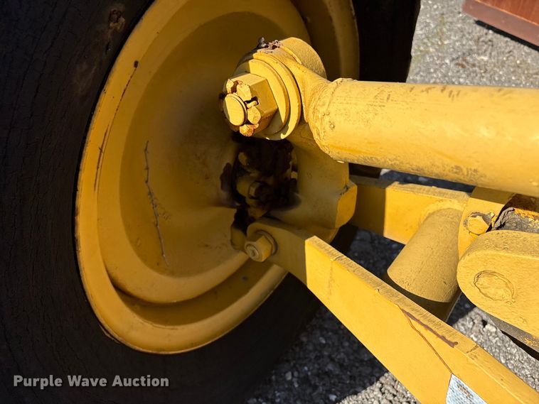 image for item EV2542 Allis Chalmers rigid frame motor grader