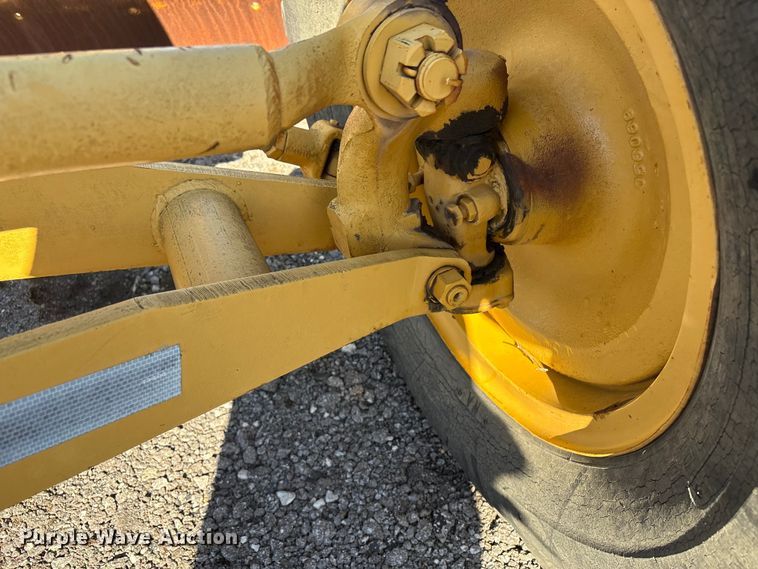 image for item EV2542 Allis Chalmers rigid frame motor grader