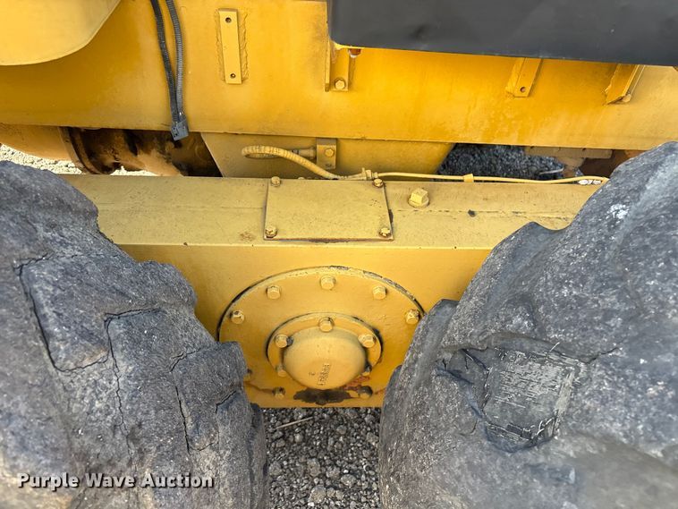 image for item EV2542 Allis Chalmers rigid frame motor grader