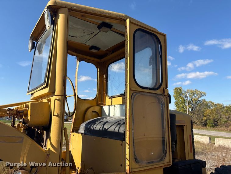 image for item EV2542 Allis Chalmers rigid frame motor grader