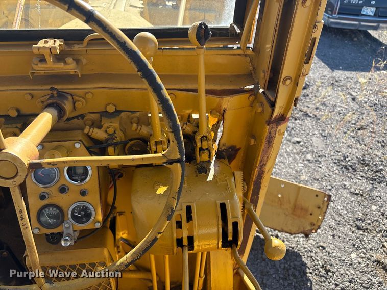 image for item EV2542 Allis Chalmers rigid frame motor grader