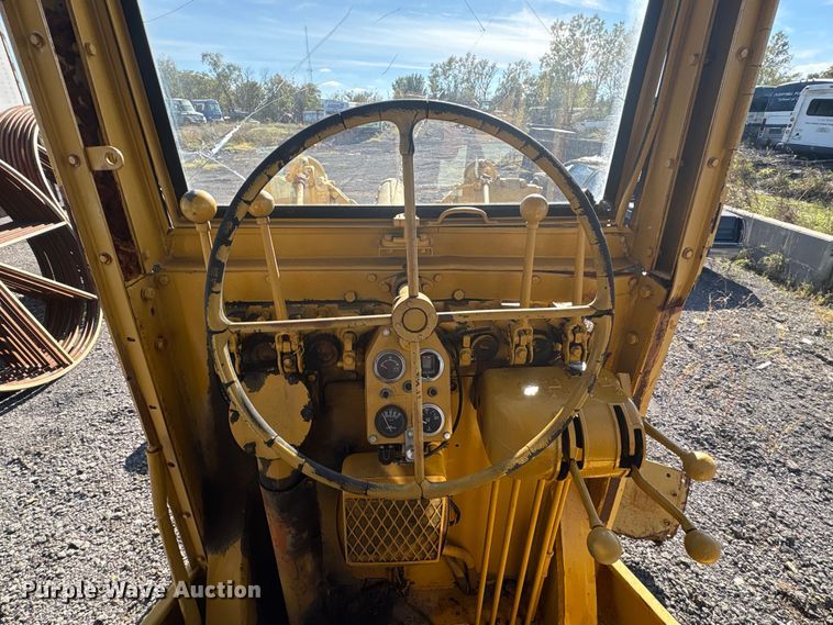 image for item EV2542 Allis Chalmers rigid frame motor grader