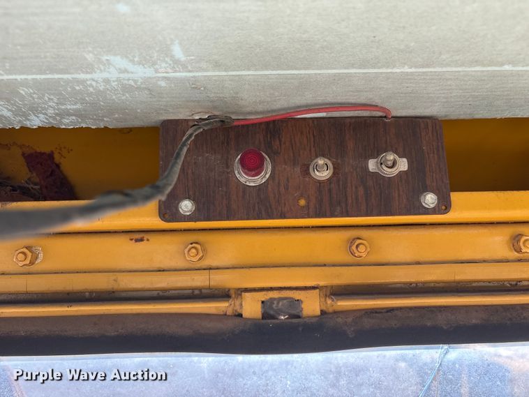 image for item EV2542 Allis Chalmers rigid frame motor grader