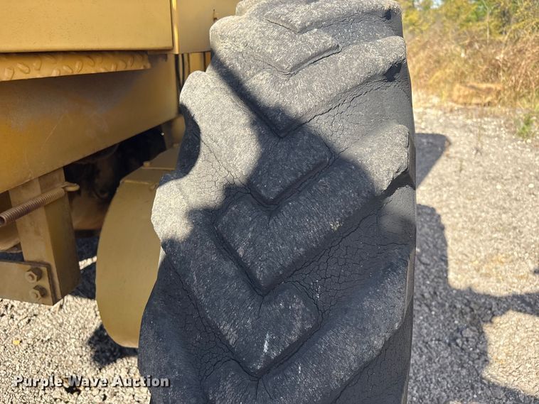 image for item EV2542 Allis Chalmers rigid frame motor grader