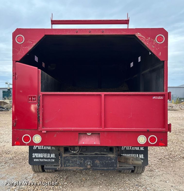 image for item EV3218 2011 Ford F550 Super Duty chipper truck